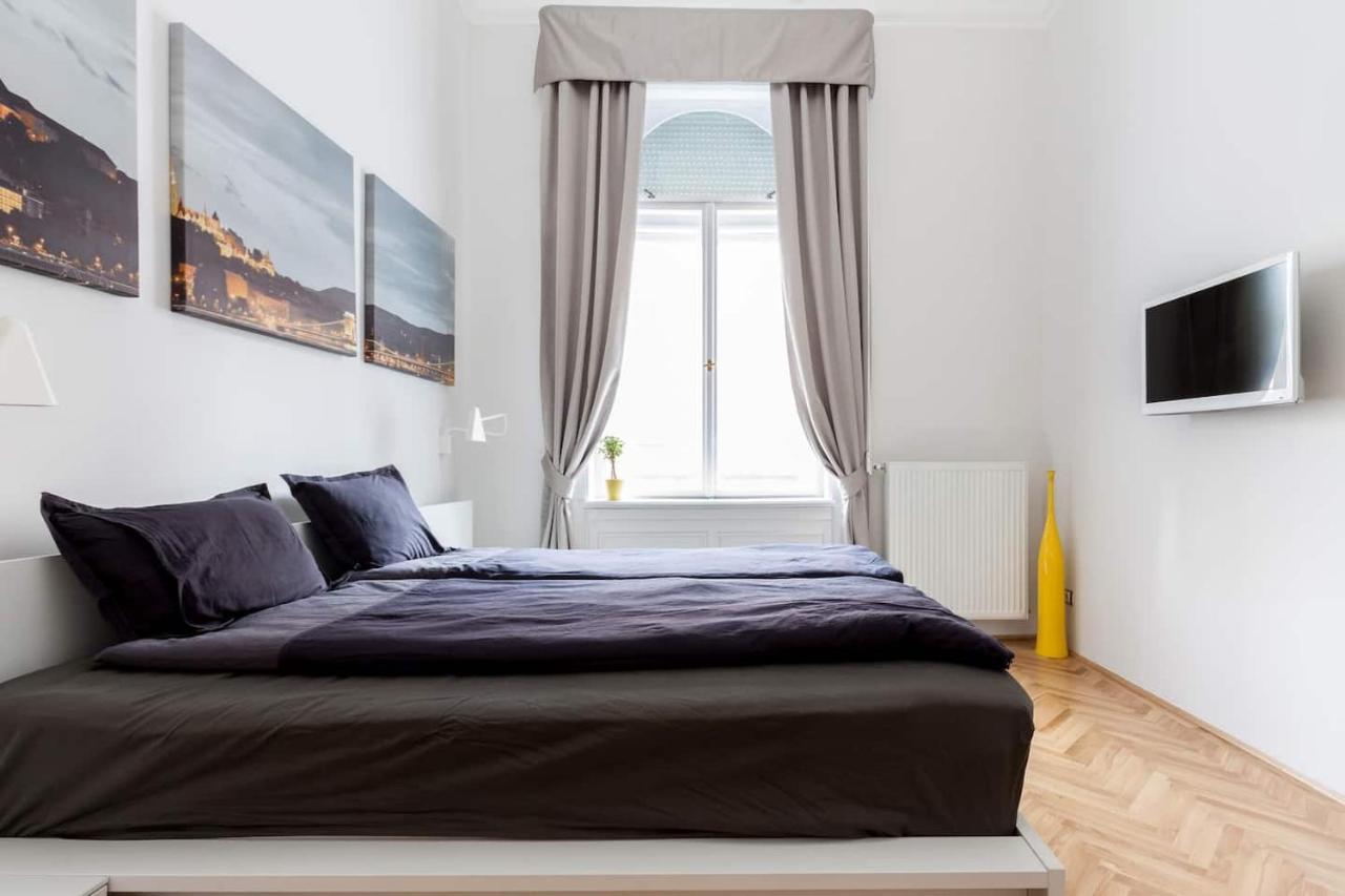 Bpr Sophisticated Astoria Suite With Balcony Budapest Exteriör bild