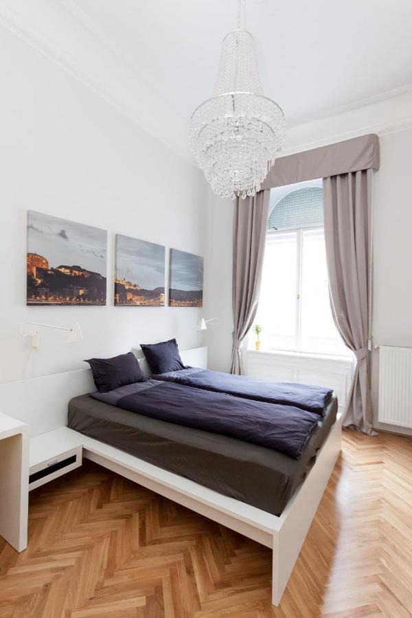 Bpr Sophisticated Astoria Suite With Balcony Budapest Exteriör bild