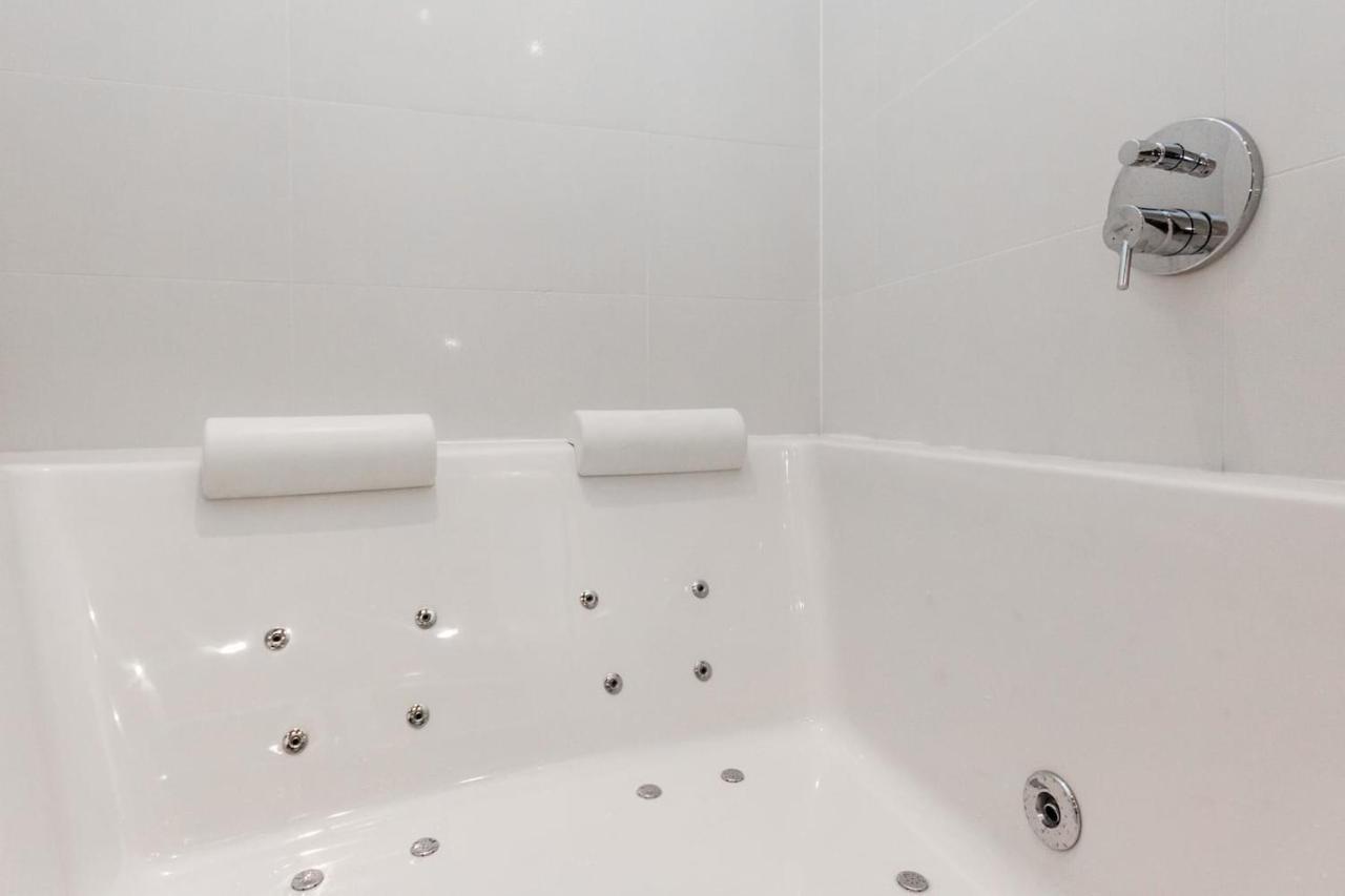 Bpr Sophisticated Astoria Suite With Balcony Budapest Exteriör bild