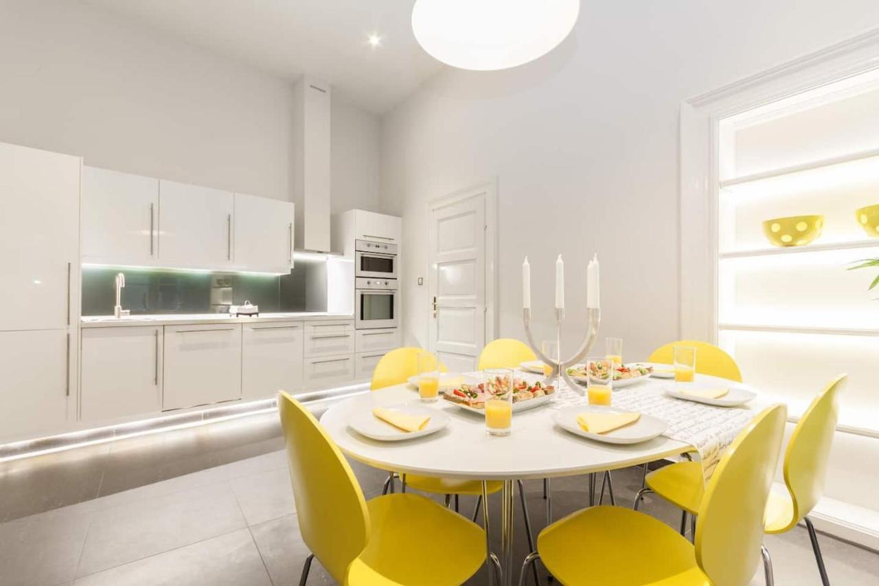 Bpr Sophisticated Astoria Suite With Balcony Budapest Exteriör bild